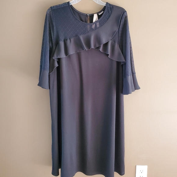 Knee length black dress, penningtons, size 1x - Picture 1 of 4